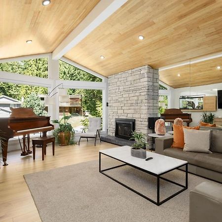 Beautiful Villa With Heated Pool Hot Tub By Forest North Vancouver Buitenkant foto