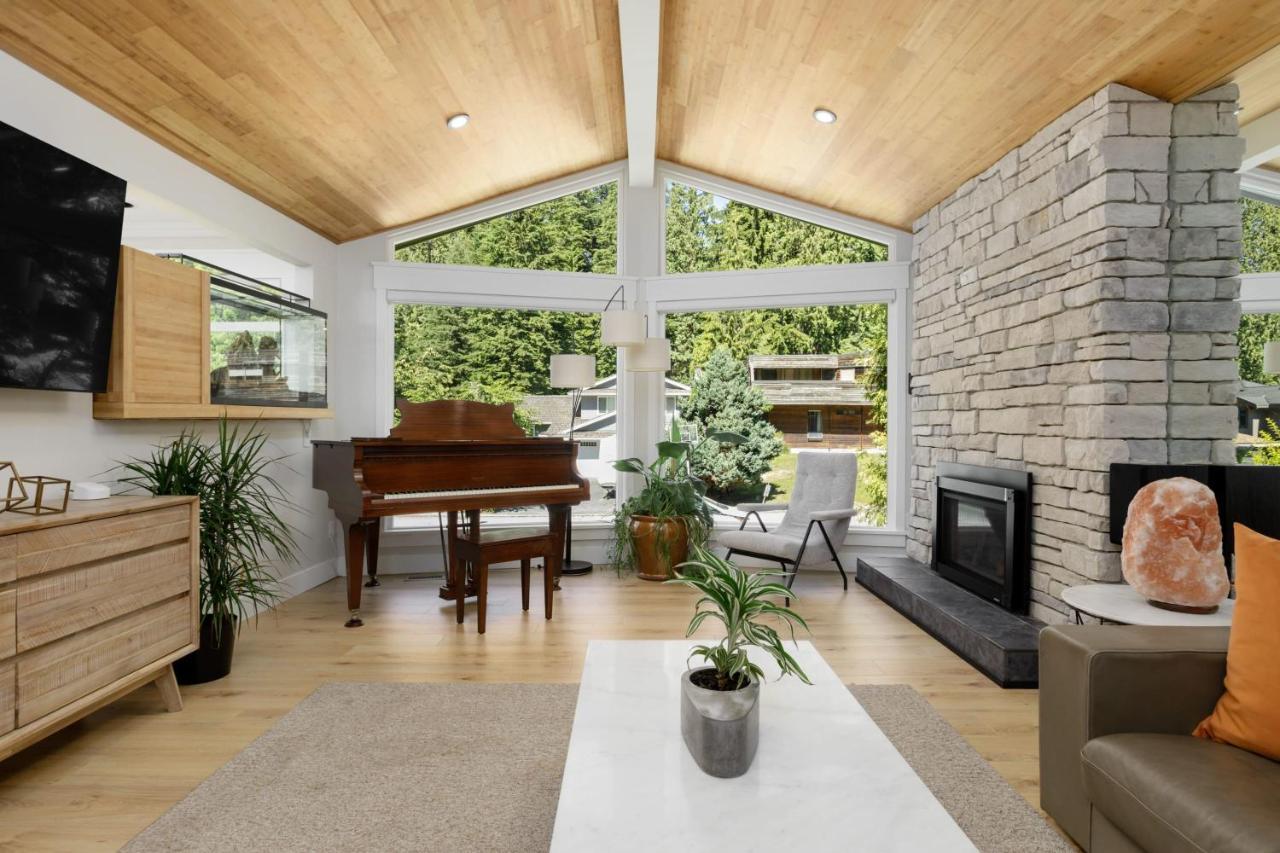 Beautiful Villa With Heated Pool Hot Tub By Forest North Vancouver Buitenkant foto