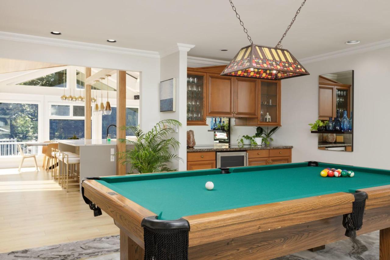 Beautiful Villa With Heated Pool Hot Tub By Forest North Vancouver Buitenkant foto