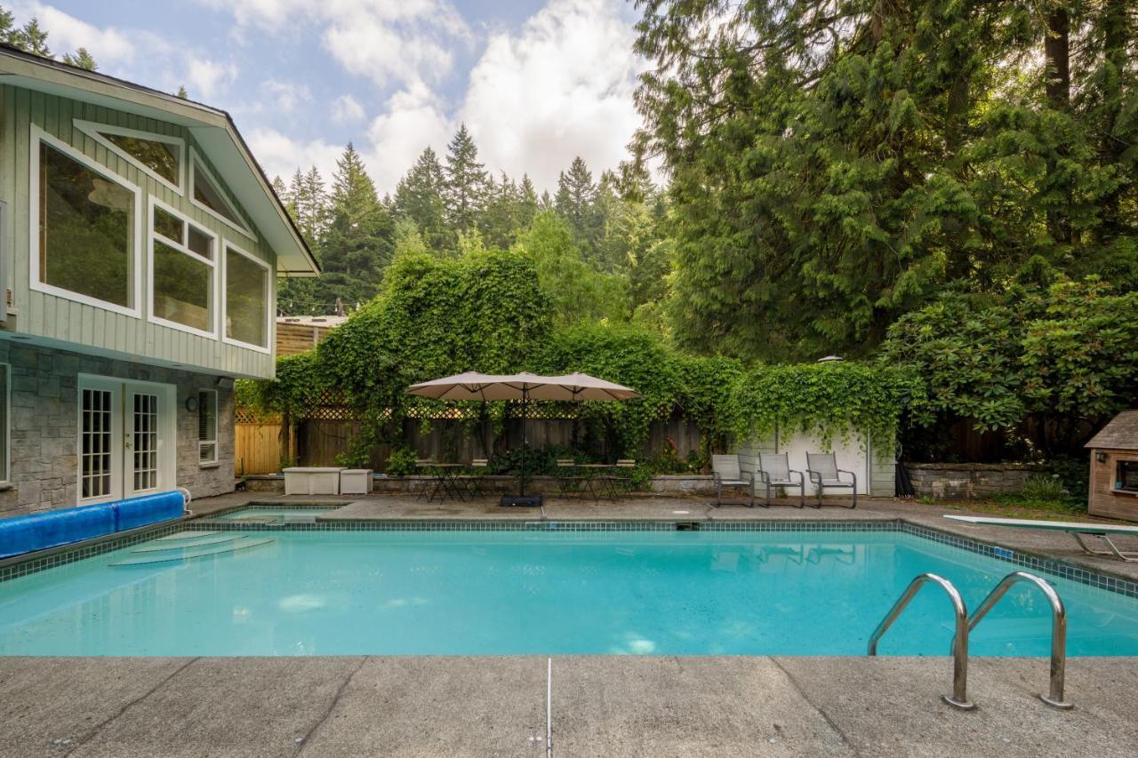 Beautiful Villa With Heated Pool Hot Tub By Forest North Vancouver Buitenkant foto
