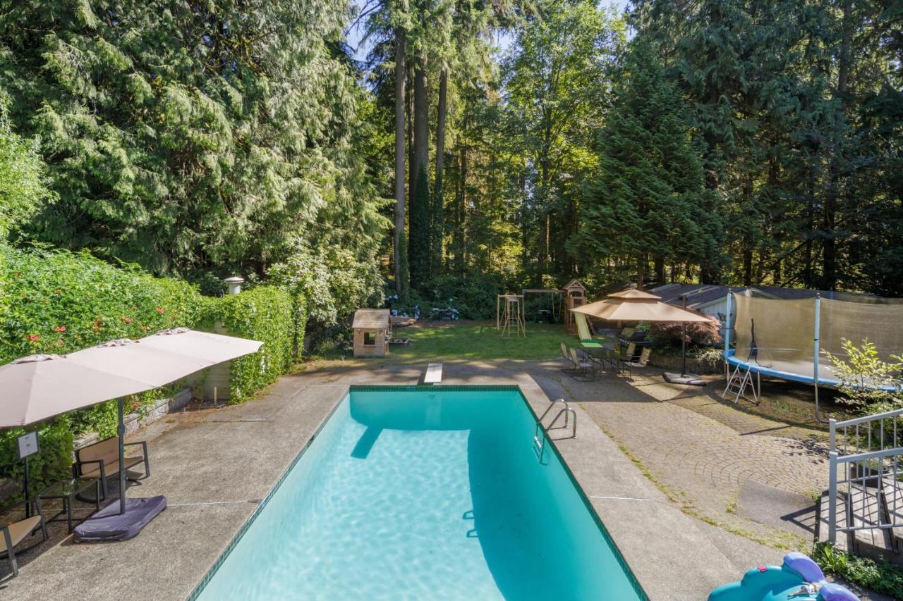 Beautiful Villa With Heated Pool Hot Tub By Forest North Vancouver Buitenkant foto